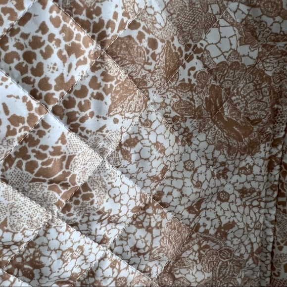 Chico's Lace-Print Quilted Neutral Lightweight Classic Jacket - Picture 15 of 16